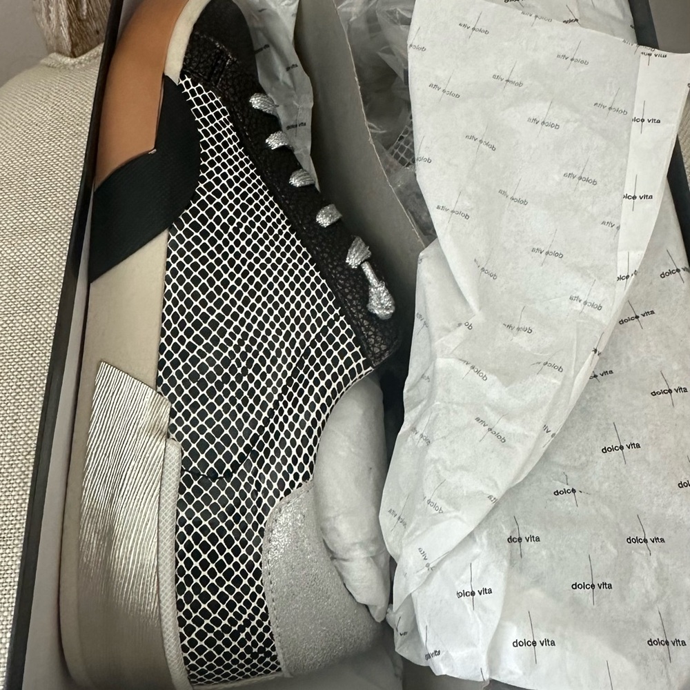 Dolce Vita Women's Sneakers Zina